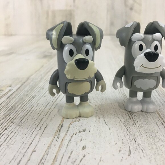 Bluey The Terriers with Swords Shield School Friends Jo Dan Adam Figure Triplets - Picture 4 of 16